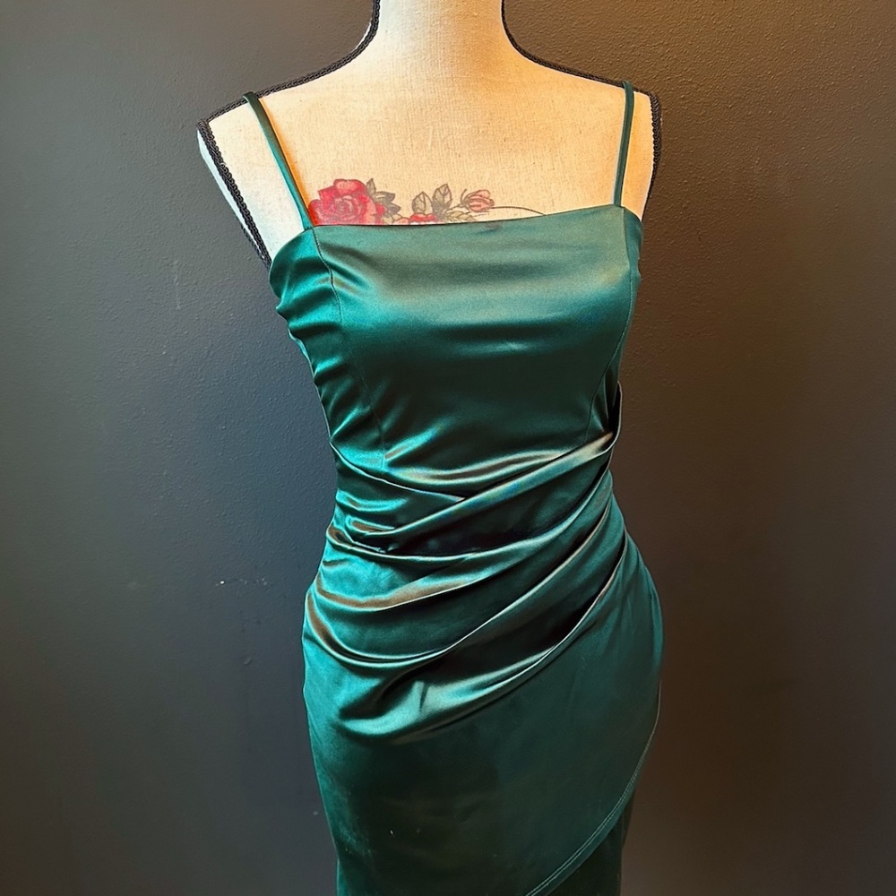 Windsor Emerald Green Ruched Asymmetric Bodycon Dress, Small